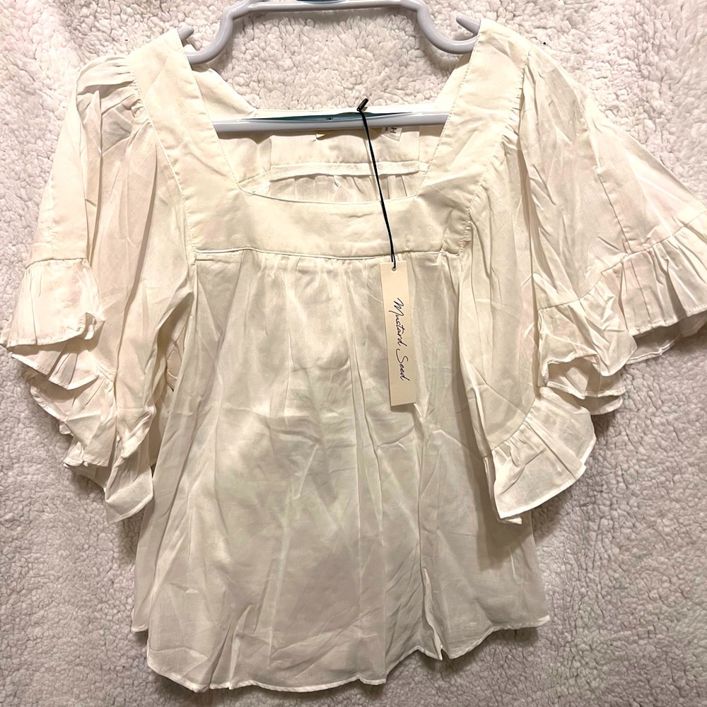 Summer top! Wide sleeve.